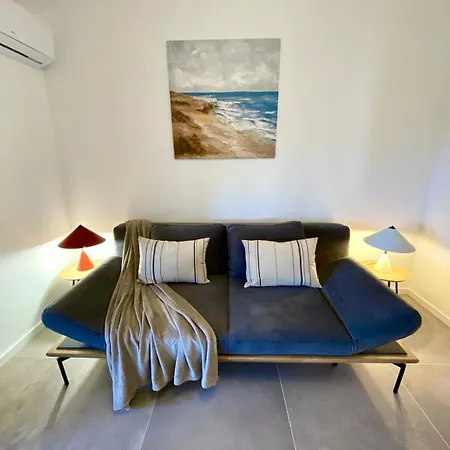 Spacious, Newly Renovated, Rooftop With Marina Views Apartment