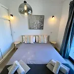 Apartman Spacious, Newly Renovated, Rooftop With Marina Views